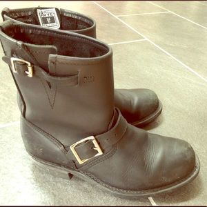 Frye Engineer 8r Black Boots